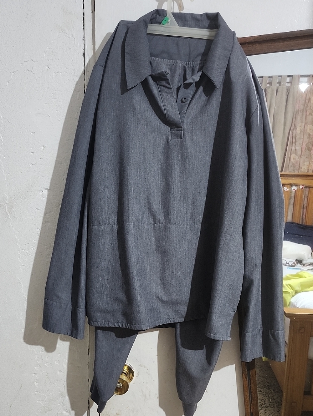 Figs Women's Long-Sleeve Polo in Charcoal And Joggers